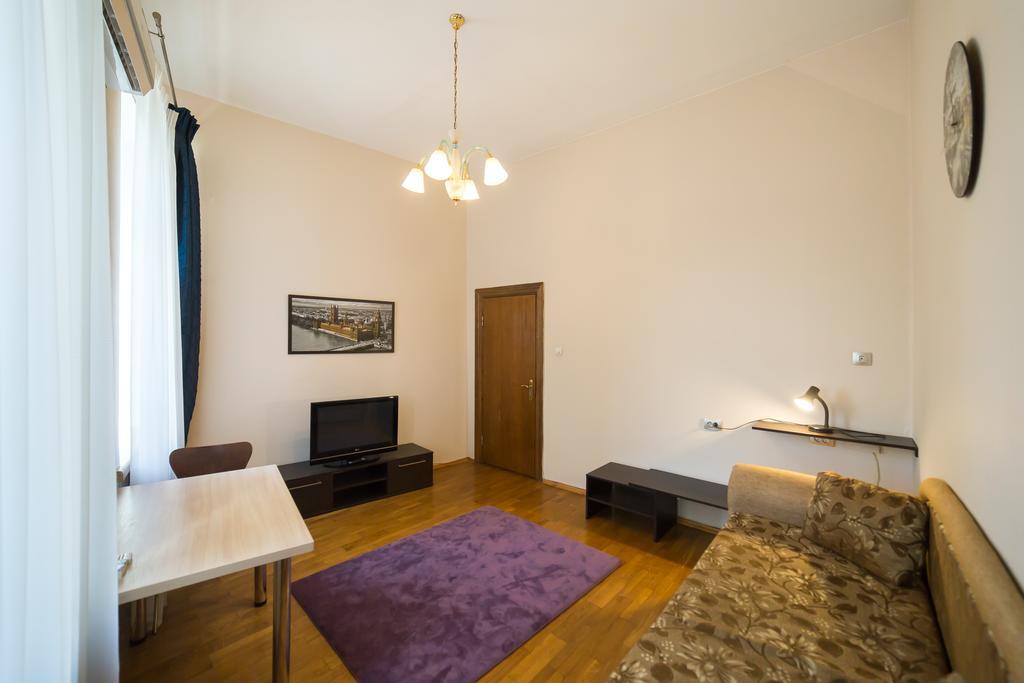 Cozy Apartment In Centre Of Kiev ภายนอก รูปภาพ
