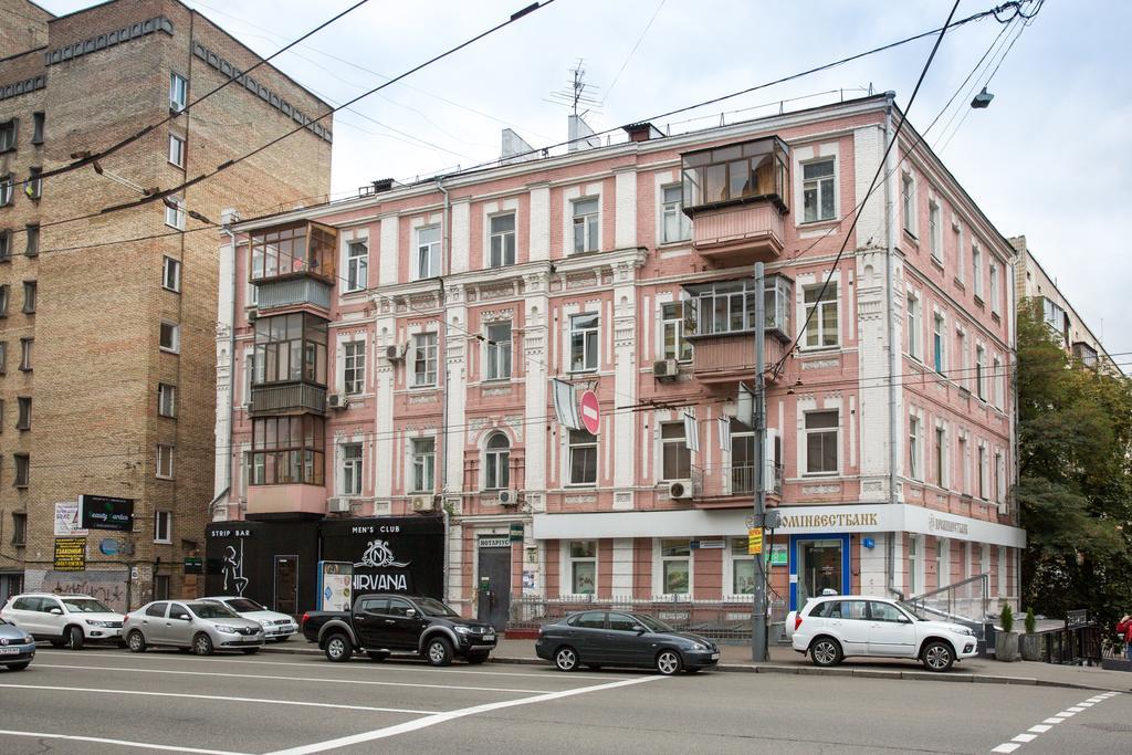 Cozy Apartment In Centre Of Kiev ภายนอก รูปภาพ