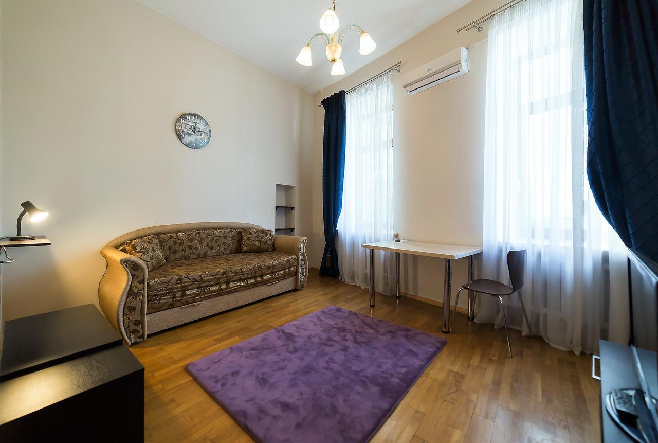 Cozy Apartment In Centre Of Kiev ภายนอก รูปภาพ